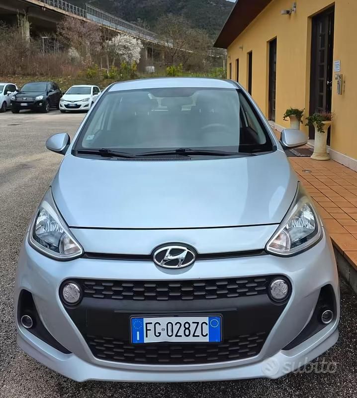 Usata Hyundai i10 Style 66 CV (48 kW) 2017 Grigio Utilitaria