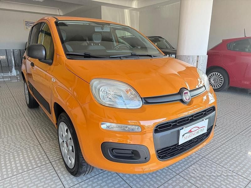 Usata Fiat Panda Lounge 80 CV (58 kW) 2017 Arancione Berlina