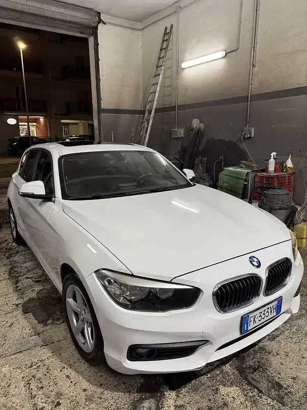 Usata BMW 116 Advantage 116 CV (85 kW) 2017 Bianco Utilitaria