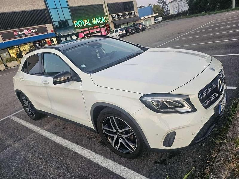 Usata Mercedes GLA200 AMG line 136 CV (100 kW) 2017 Bianco SUV