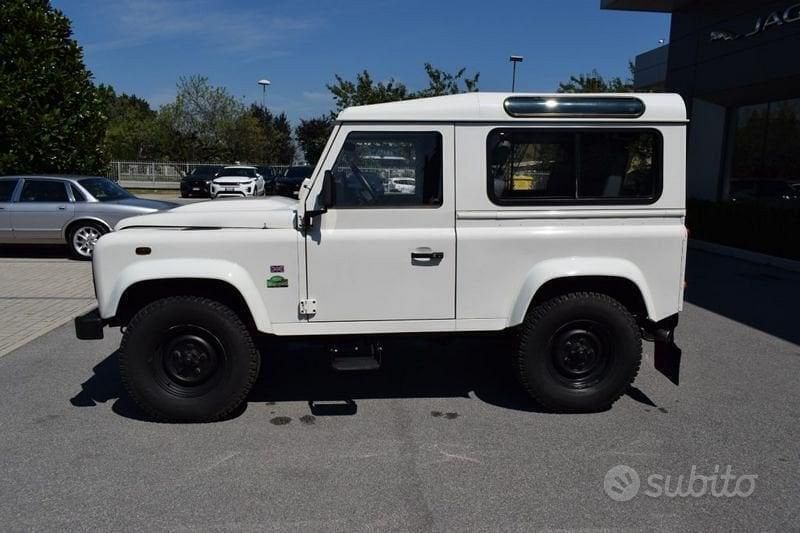Usata Land Rover Defender S 122 CV (89 kW) 2008 Bianco SUV