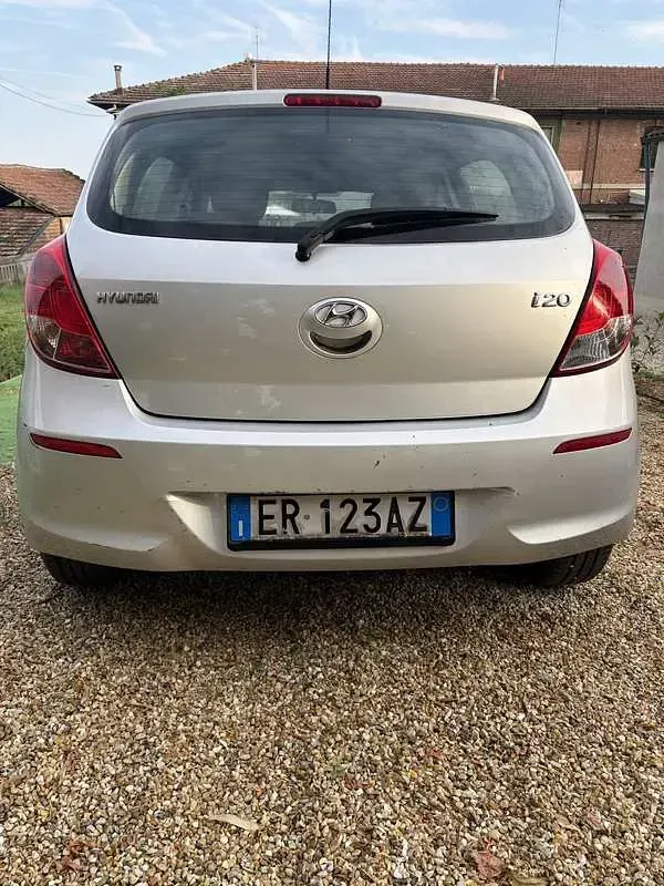 Usata Hyundai i20 Classic 85 CV (62 kW) 2013 Grigio Utilitaria