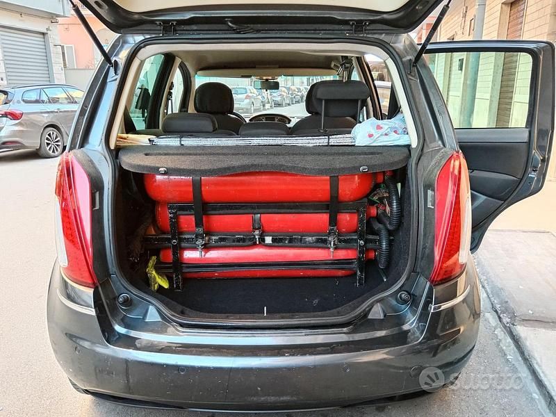 Usata Lancia Musa 95 CV (69 kW) 2012 Grigio Monovolume