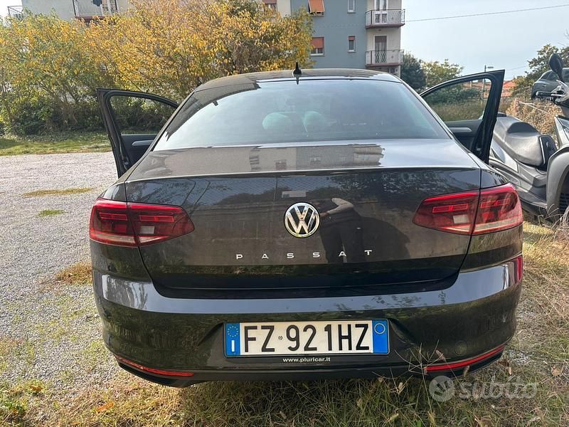 Usata VW Passat 2019 Grigio Berlina