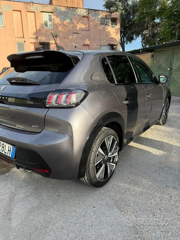 Usata 2022 Peugeot 208 GT Due volumi | 17.200 € - Immagine 1/4