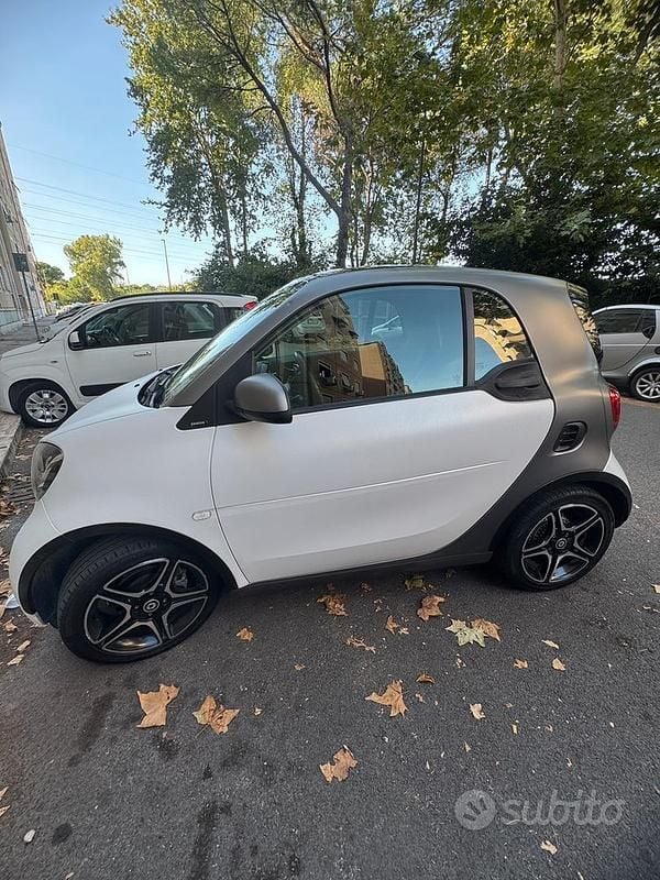 Usata 2016 Smart ForTwo Coupé Utilitaria | 11.500 € (Buon prezzo) - Immagine 1/4
