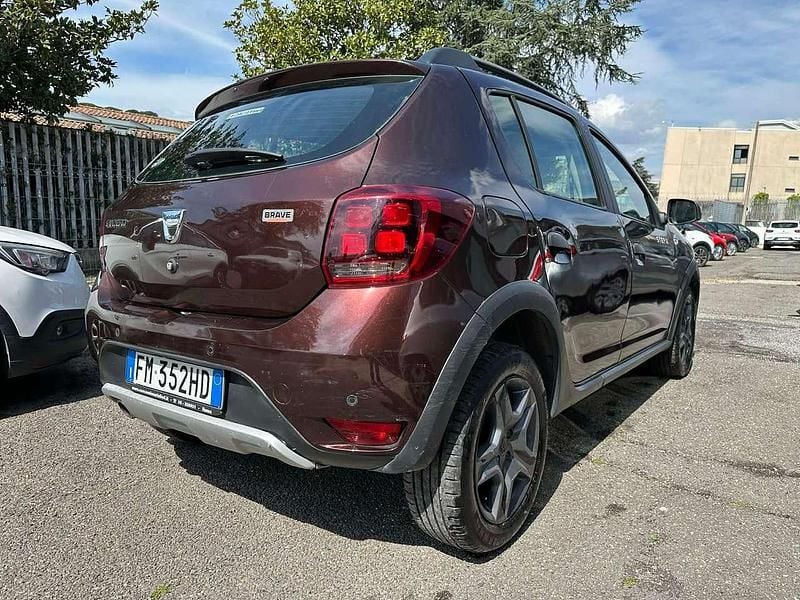 Usata Dacia Sandero Stepway 90 CV (66 kW) 2017 Bronzo SUV