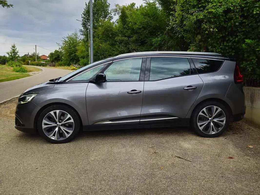 Usata Renault Grand Scénic IV Intens 110 CV (80 kW) 2017 Blu/azzurro Monovolume