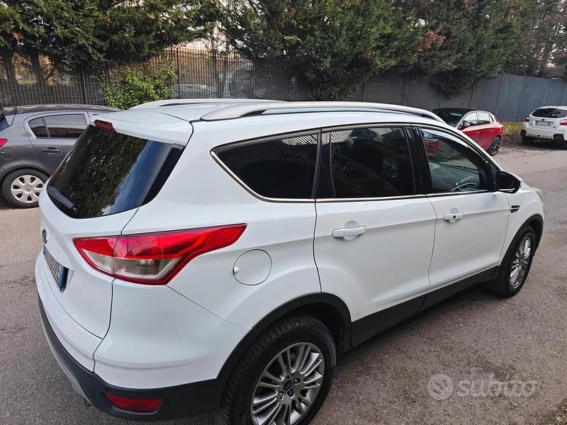 Usata Ford Kuga Titanium 140 CV (102 kW) 2014 Bianco SUV