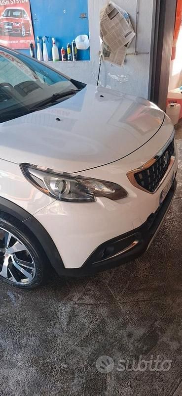 Usata Peugeot 2008 110 CV (80 kW) 2017 Bianco SUV