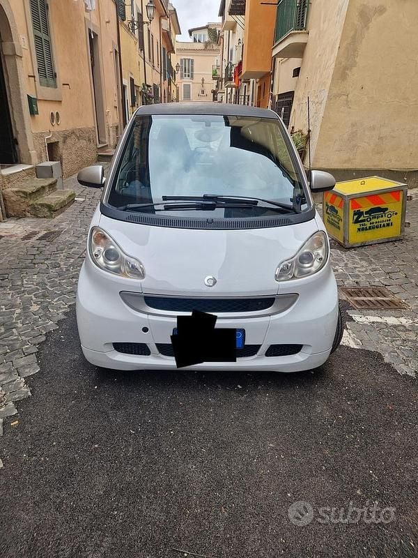 Bianco Usata 2011 Smart ForTwo Coupé Coupé | 5000 € (Buon prezzo) - Immagine 1/4