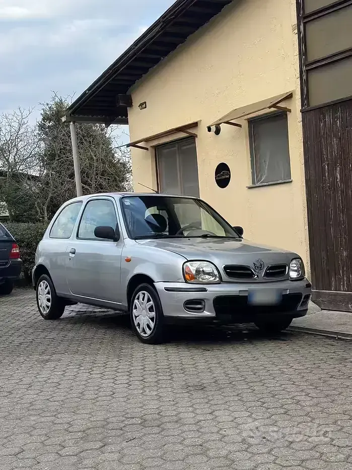 Usata Nissan Micra 54 CV (39 kW) 2002 Grigio Utilitaria