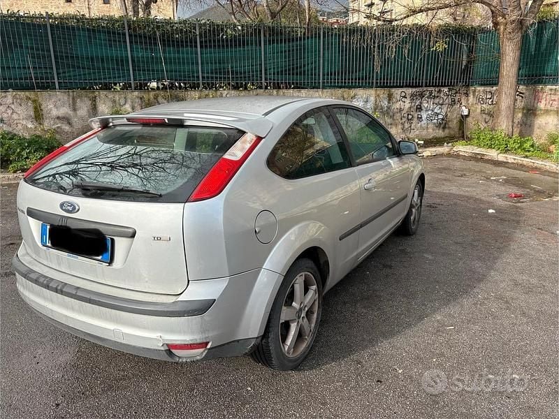 Usata Ford Focus 90 CV (66 kW) 2007 Grigio Coupé