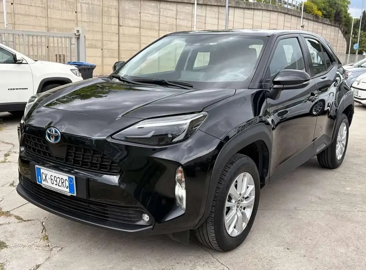 Usata Toyota Yaris Cross Business Edition 92 CV (67 kW) 2022 Nero SUV