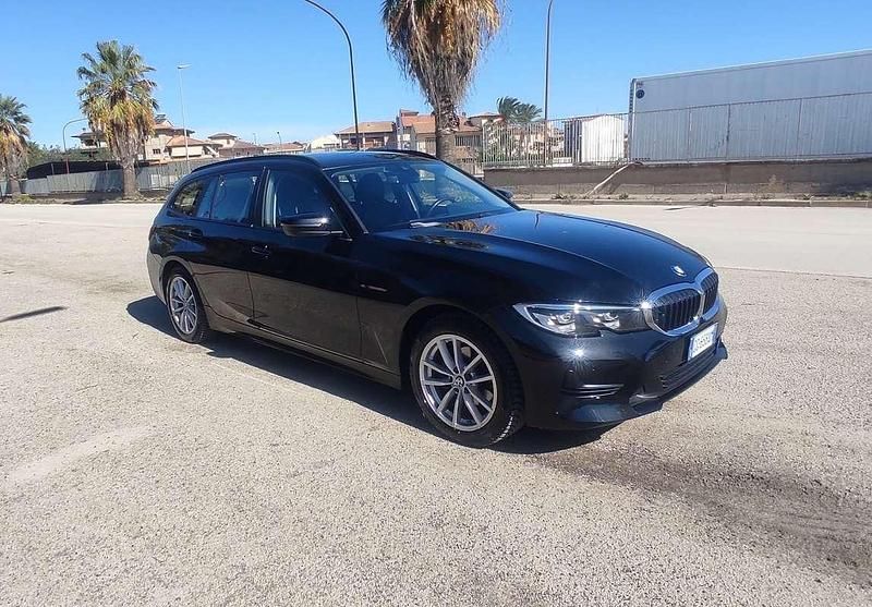 Nero Usata 2021 BMW 318 Advantage Station wagon | 24.990 € (Molto cara) - Immagine 1/4