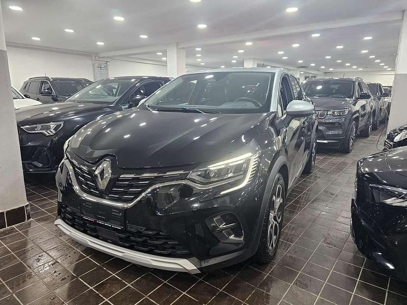Usata Renault Captur Intens 101 CV (74 kW) 2022 Solid black metallizzato SUV