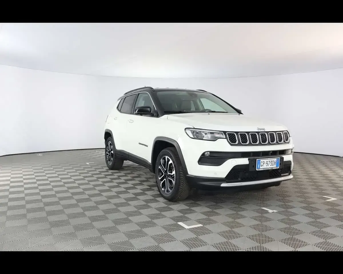 Usata Jeep Compass Limited 131 CV (96 kW) 2023 Bianco ghiaccio met + tetto ne SUV