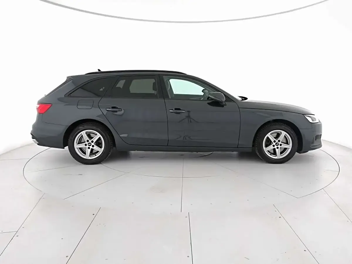 Usata Audi A4 Business 163 CV (119 kW) 2021 Grigio scuro Station wagon