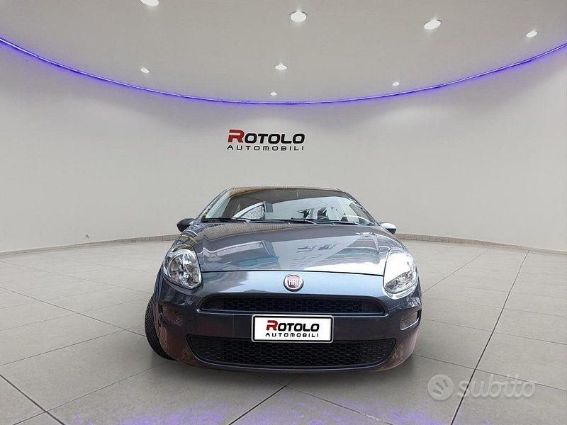 Usata Fiat Punto Lounge 75 CV (55 kW) 2014 Grigio scuro Utilitaria