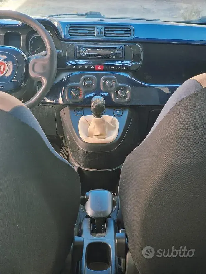 Usata Fiat Panda 85 CV (62 kW) 2015 Bluazzurro Utilitaria