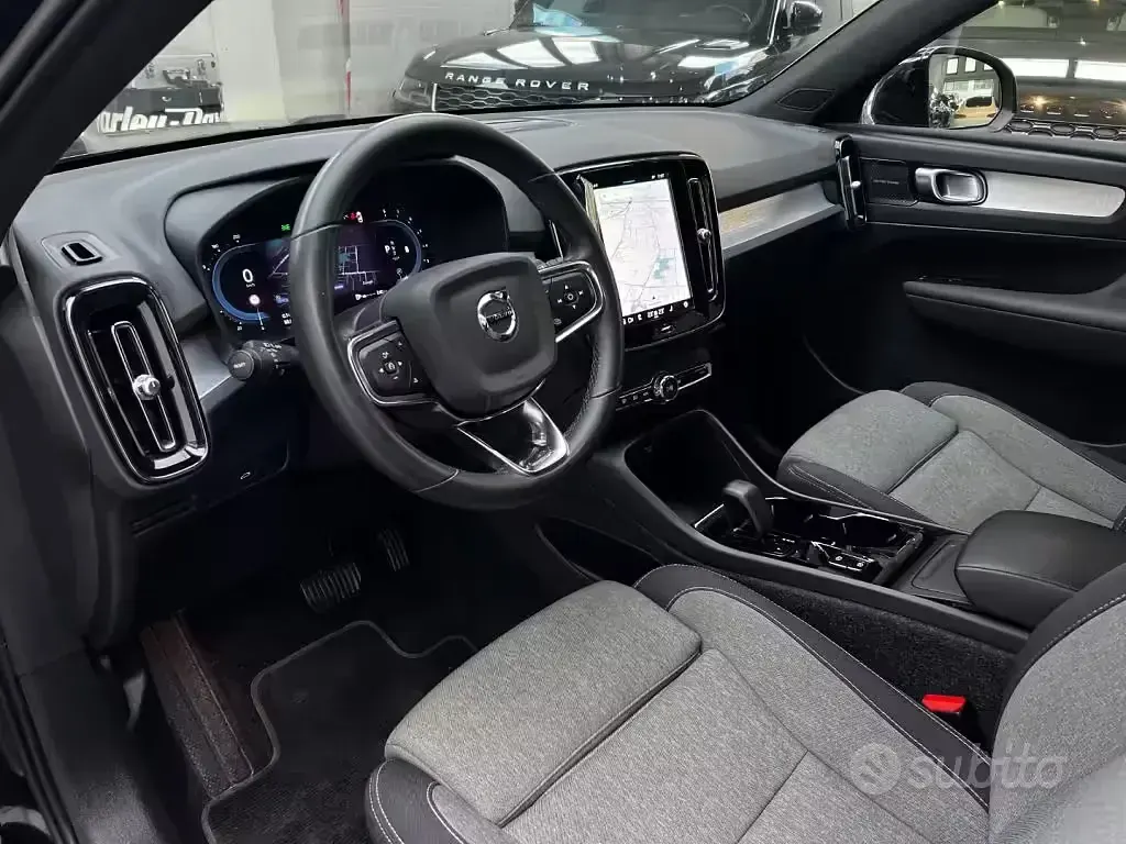 Usata Volvo XC40 Plus 163 CV (119 kW) 2022 Nero SUV