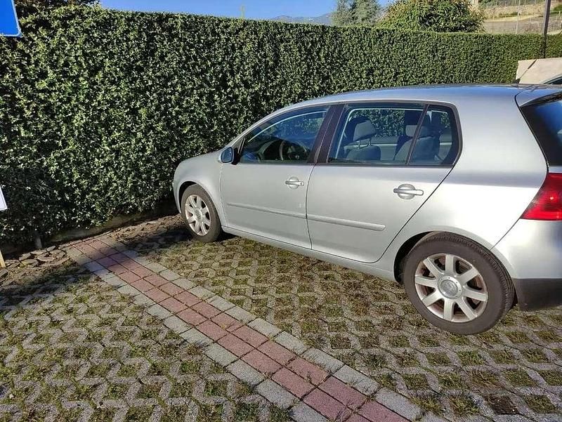 Usata VW Golf IV Comfortline 116 CV (85 kW) 2005 Argento Berlina
