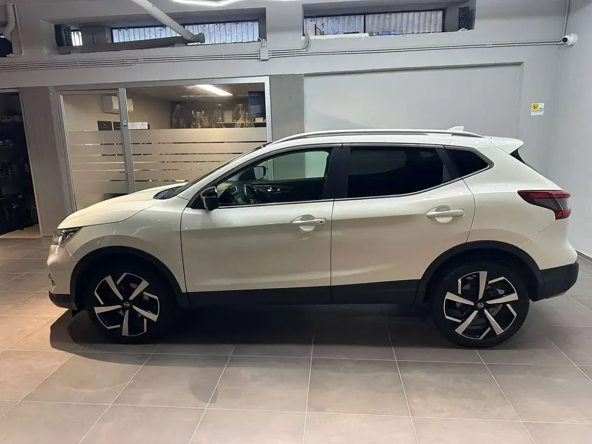 Usata Nissan Qashqai Tekna 131 CV (96 kW) 2018 Perlato metallizzato SUV