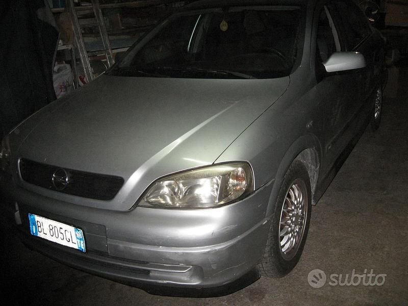 Usata Opel Astra 90 CV (66 kW) 2000 Grigio Berlina