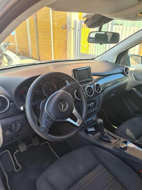 Usata Mercedes B160 Executive 90 CV (66 kW) 2014 Verde Utilitaria