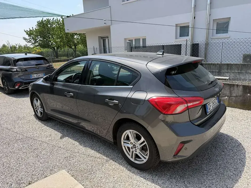 Usata Ford Focus Business Edition 120 CV (88 kW) 2021 Grigio Berlina