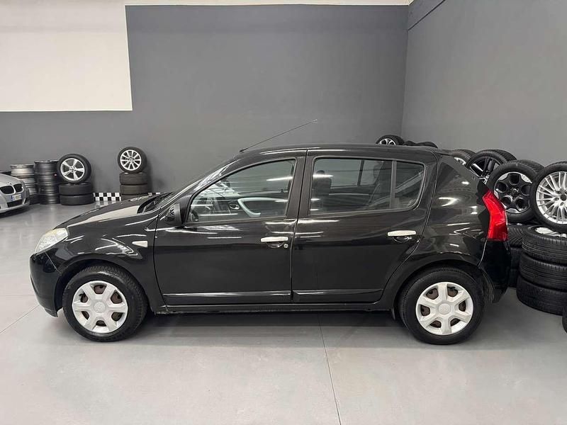 Usata Dacia Sandero Lauréate 75 CV (55 kW) 2010 Nero Berlina
