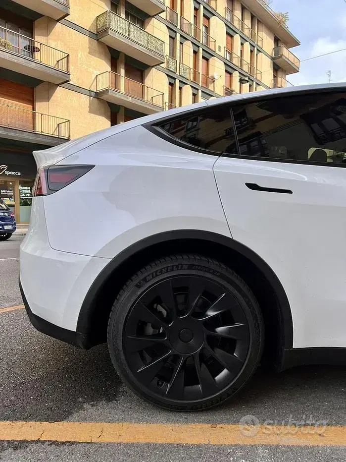 Usata Tesla Model Y 152 kW (208 CV) 2022 Bianco SUV