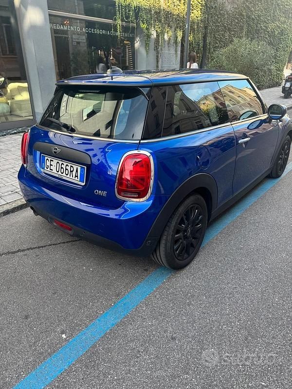 Usata Mini ONE 75 CV (55 kW) 2021 Blu Utilitaria