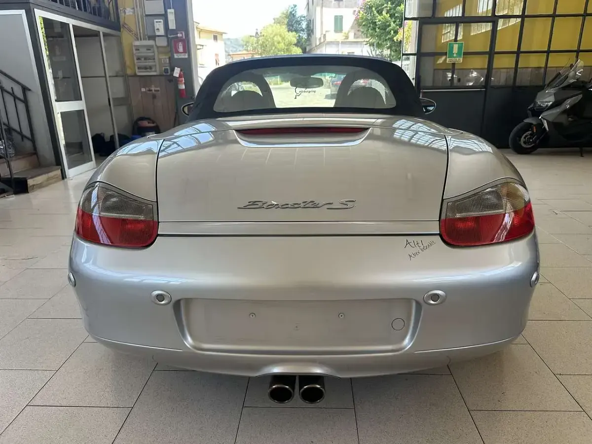 Usata Porsche 986 Boxster 252 CV (185 kW) 2001 Argento Cabrio