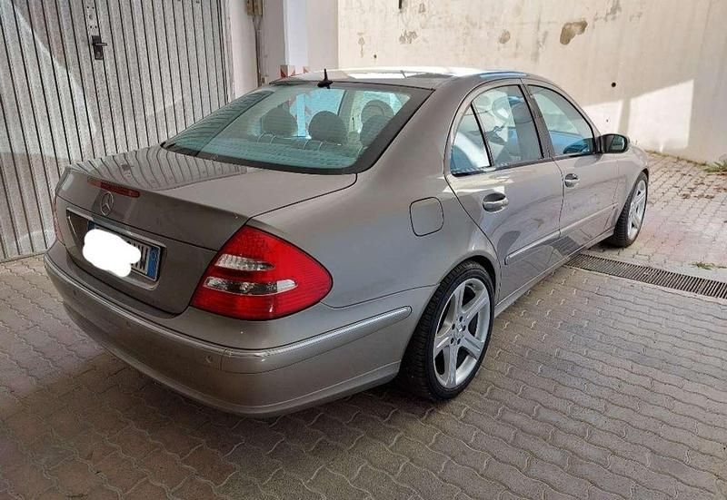 Usata Mercedes E280 Avantgarde 177 CV (130 kW) 2005 Berlina