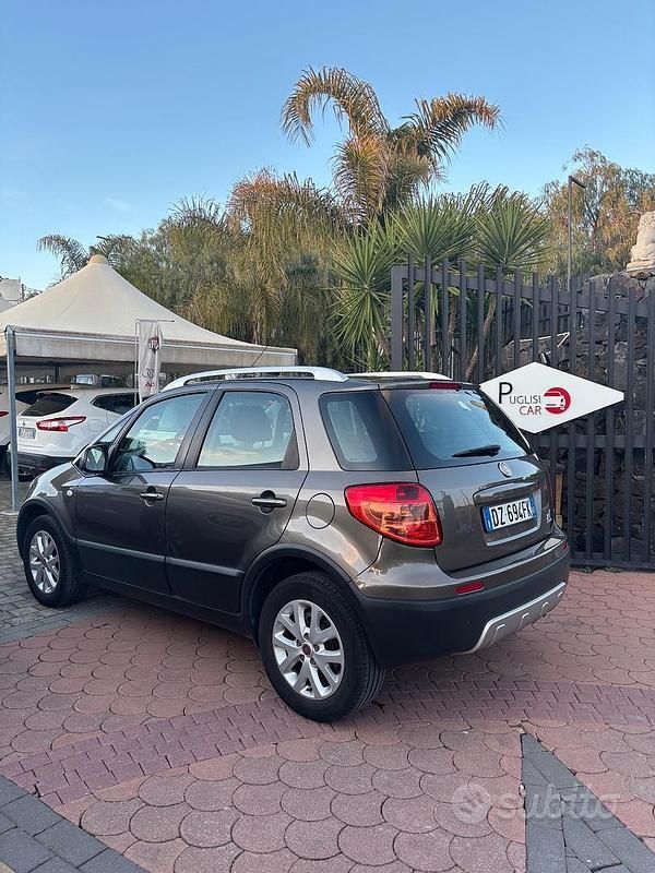 Usata Fiat Sedici Emotion 135 CV (99 kW) 2009 Grigio SUV