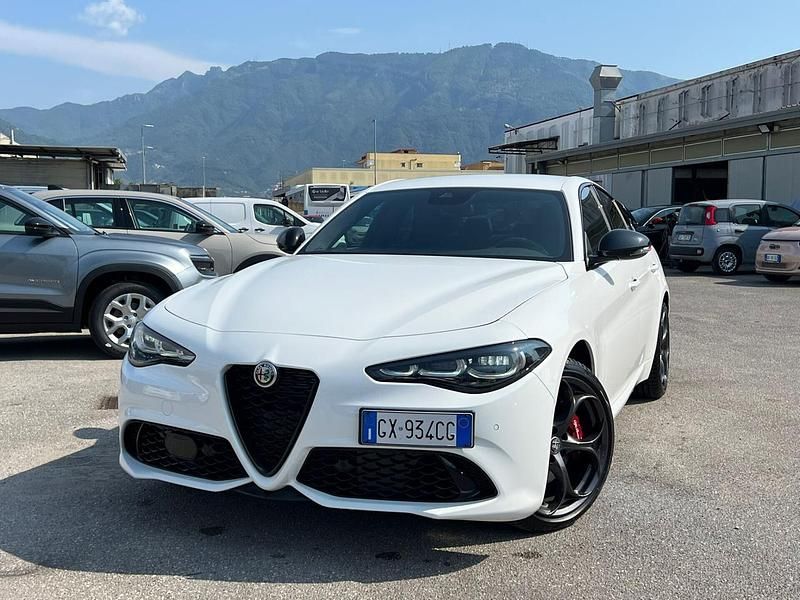 Usata Alfa Romeo Giulia 210 CV (154 kW) 2024 Bianco Berlina