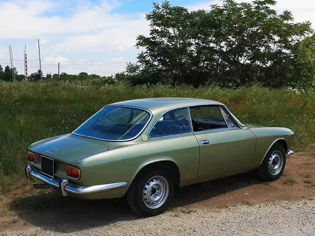 Usata Alfa Romeo 1750 118 CV (86 kW) 1969 Verde Berlina