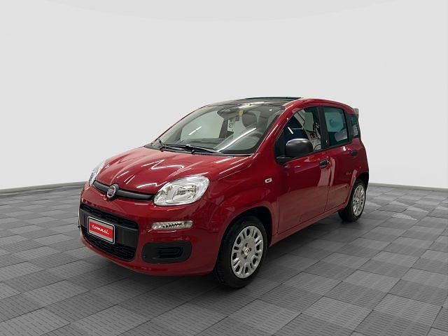 Nuova Fiat Panda Icon 65 CV (47 kW) 2025 Rosso passione con tetto nero Utilitaria