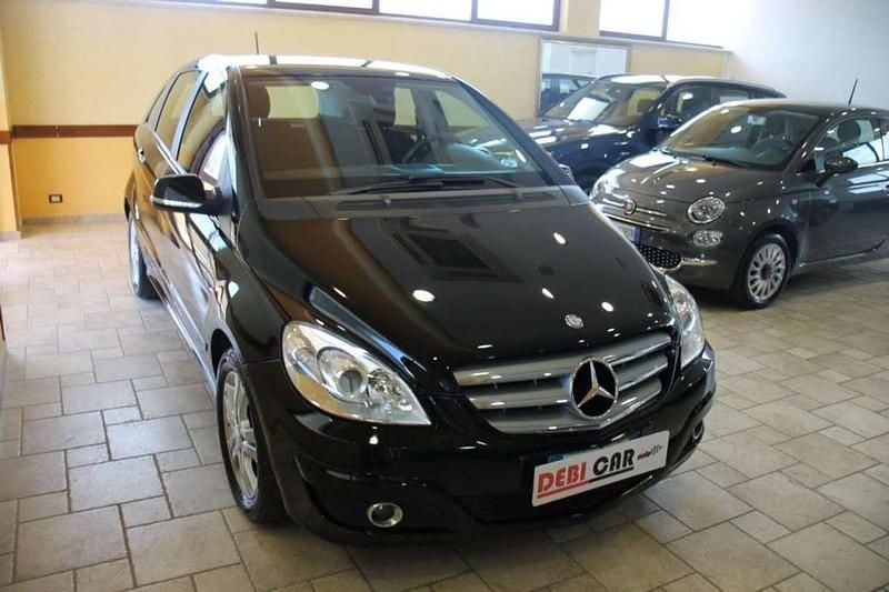 Usata Mercedes B180 109 CV (80 kW) 2010 Nero Monovolume