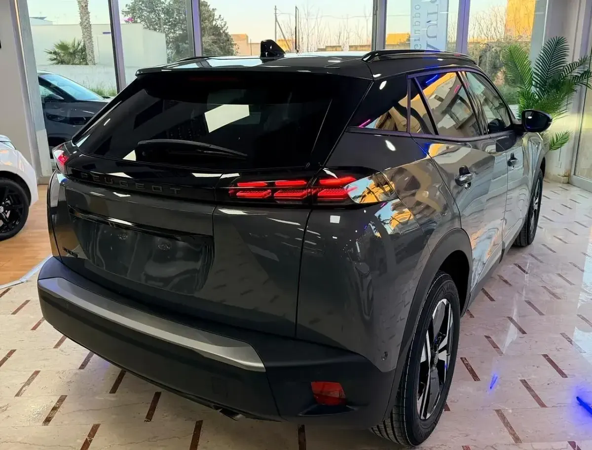 Nuova Peugeot 2008 Allure+ 101 CV (74 kW) 2025 Nero SUV