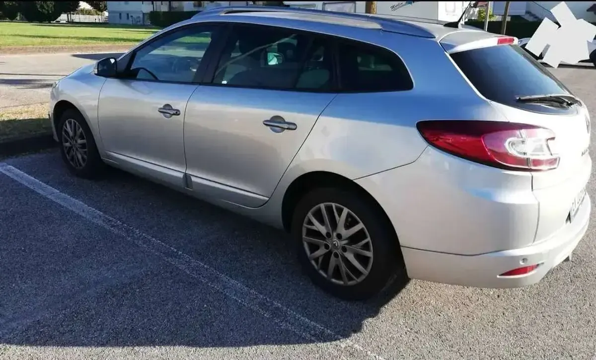 Usata Renault Mégane GrandTour 110 CV (80 kW) 2014 Argento Station wagon