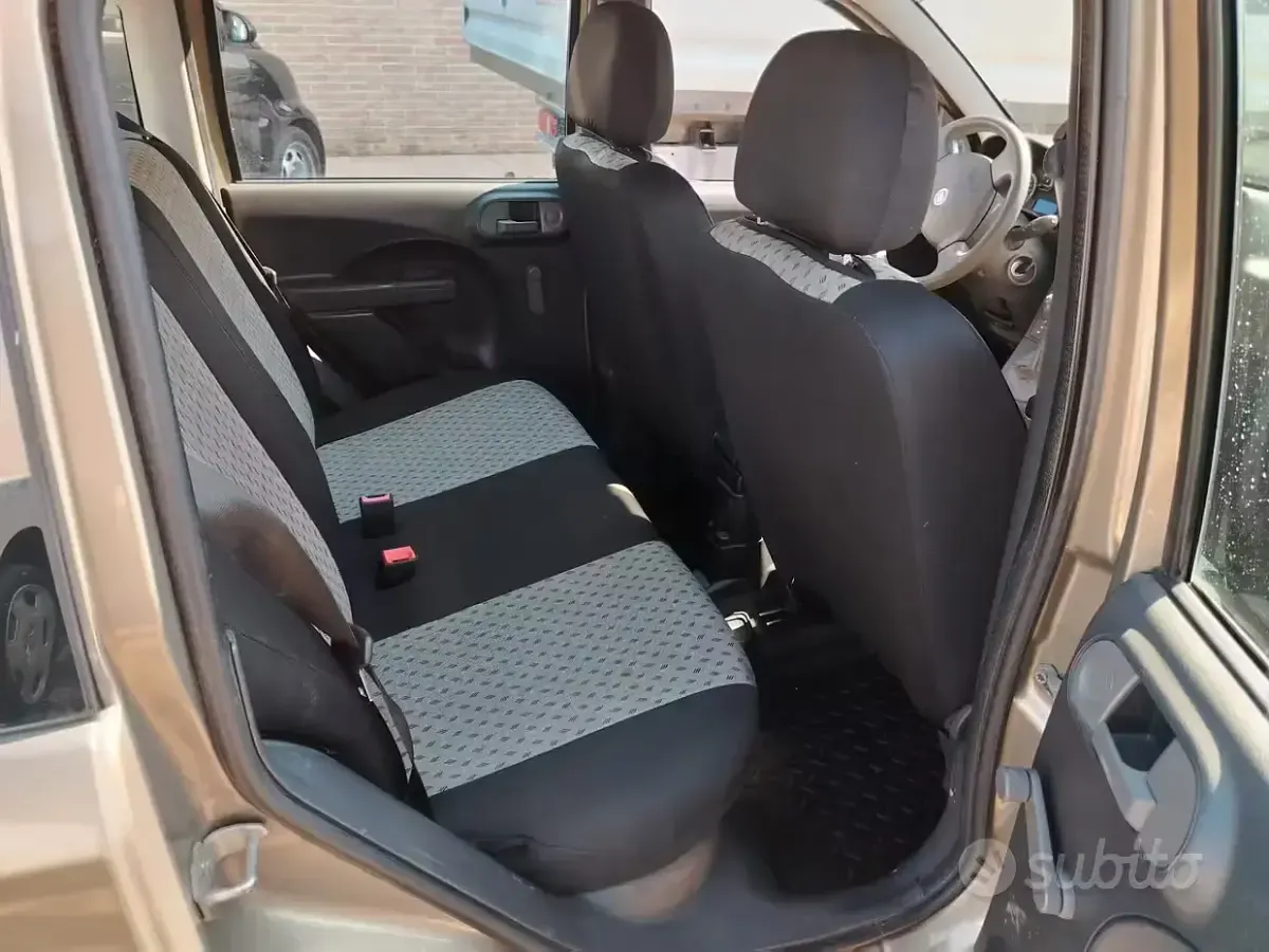 Usata Fiat Panda Dynamic 60 CV (44 kW) 2010 Grigio Utilitaria