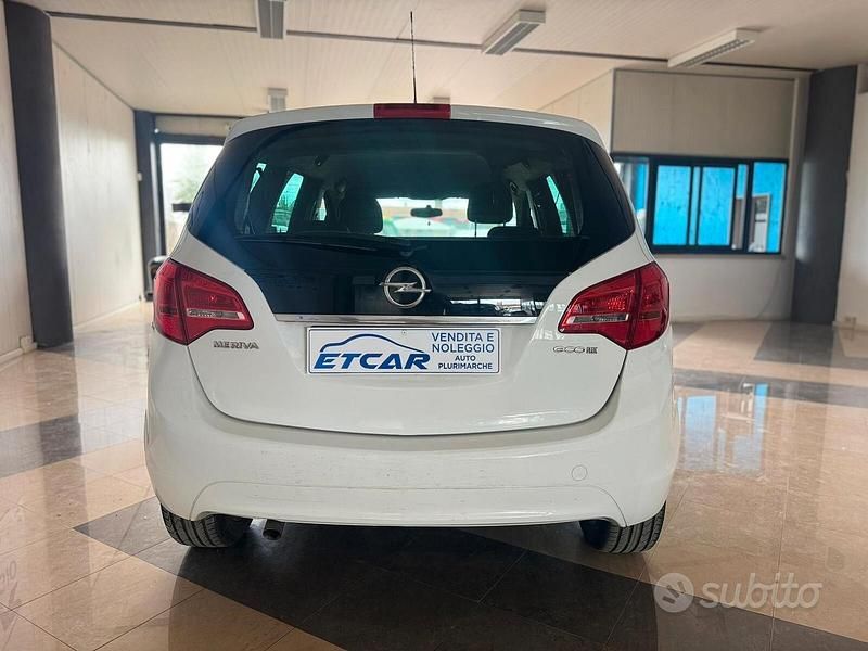 Usata Opel Meriva 95 CV (69 kW) 2013 Bianco Monovolume