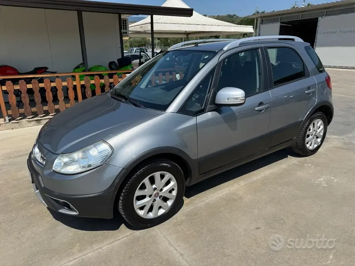 Usata Fiat Sedici Emotion 135 CV (99 kW) 2013 Grigio SUV