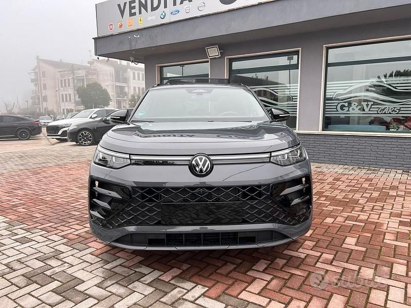 Usata VW Tayron R-line Plus 193 CV (141 kW) 2025 Grigio SUV