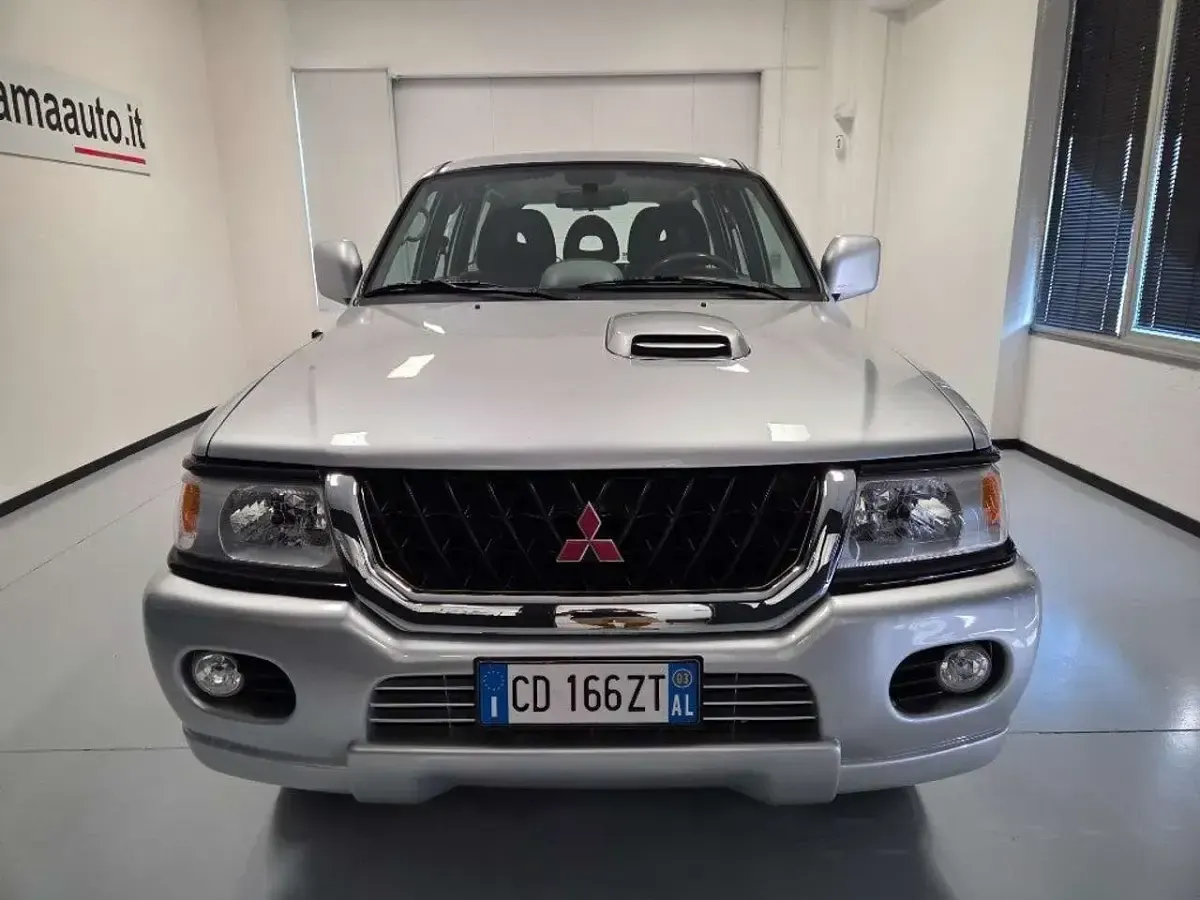 Usata Mitsubishi Pajero Sport 116 CV (85 kW) 2003 Argento SUV