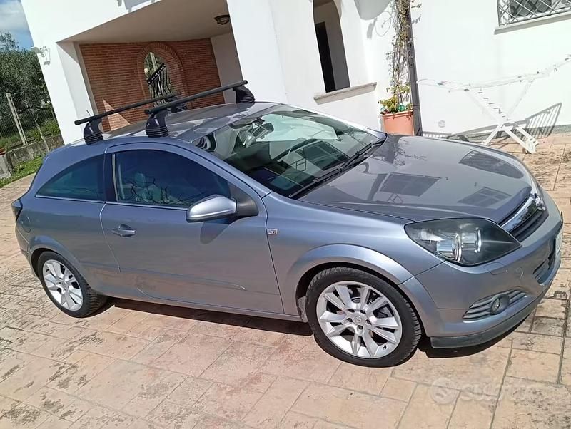 Usata Opel Astra 150 CV (110 kW) 2006 Grigio Berlina