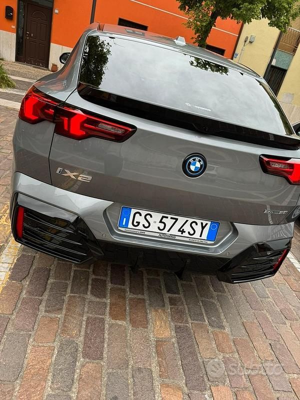 Usata BMW iX2 M Sport 2024 Grigio SUV