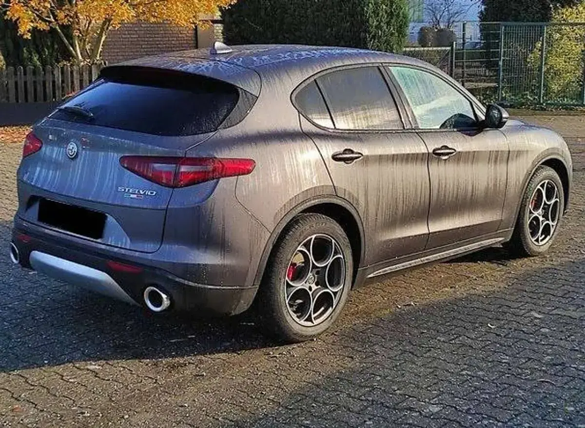 Usata Alfa Romeo Stelvio Executive 179 CV (131 kW) 2018 Grigio SUV